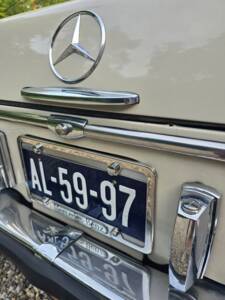 Image 24/62 of Mercedes-Benz 280 SE (1971)