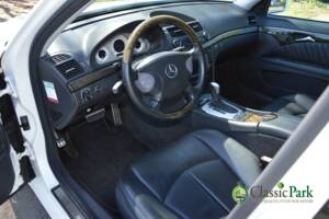 Image 10/50 of Mercedes-Benz E 500 T (2004)