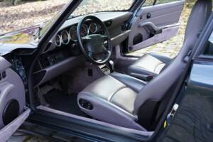 Imagen 2/17 de Porsche 911 Carrera (1995)