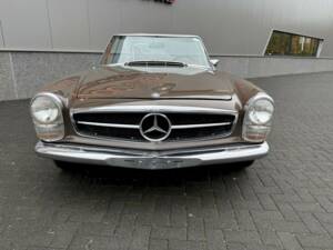 Image 6/36 de Mercedes-Benz 250 SL (1968)