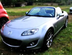 Imagen 2/6 de Mazda MX-5 1.8 "Kaminari" (2011)