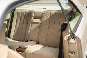 Afbeelding 26/63 van Mercedes-Benz 230 CE (1988)