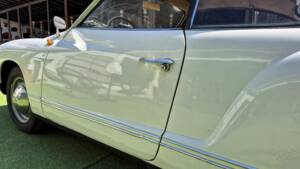 Image 70/71 of Volkswagen Karmann Ghia 1200 (1962)
