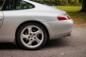 Bild 12/26 von Porsche 911 Carrera 4 (1999)