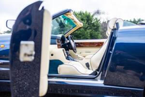 Image 37/50 of Aston Martin Virage Volante (1997)