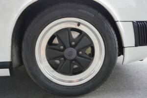 Bild 33/51 von Porsche 911 Carrera 3.2 (1986)