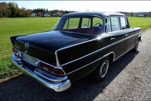 Image 3/20 of Mercedes-Benz 300 SE (1962)