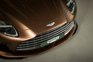Bild 41/51 von Aston Martin DB12 Volante (2024)