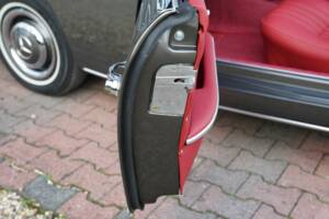 Imagen 28/50 de Mercedes-Benz 190 SL (1960)