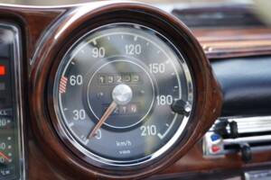 Image 9/13 of Mercedes-Benz 220 SE b (1962)