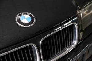 Afbeelding 38/46 van BMW 318i (1995)