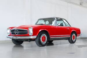 Image 3/35 of Mercedes-Benz 280 SL (1970)