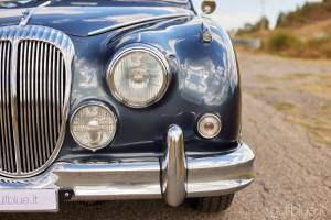 Image 23/50 of Daimler 2.5 Litre V8 (1965)