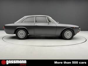 Bild 4/15 von Alfa Romeo Giulia GT 1300 Junior (1973)