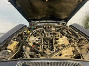 Image 21/22 of Jaguar XJ 12 (1988)