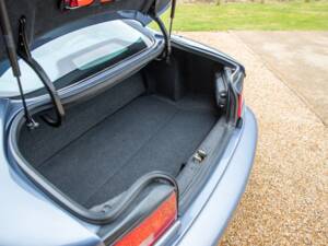 Image 73/74 of Aston Martin DB 7 GT (2004)