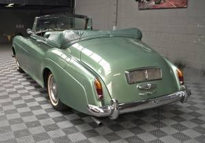 Image 20/50 de Bentley S3 Mulliner Park Ward DHC (1963)