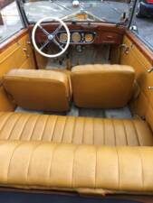Image 2/4 of Mercedes-Benz 230 Cabriolet B (1937)
