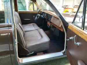 Image 25/42 of Jaguar Mk II 2.4 (1964)