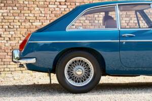 Immagine 42/50 di MG MGB GT (1971)