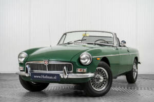 Image 3/50 of MG MGB (1964)