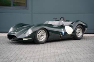 Image 4/50 of Lister Knobbly (1959)