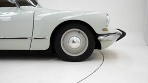 Bild 10/15 von Citroën ID 19 Break (1965)