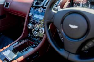 Afbeelding 41/50 van Aston Martin DBS Volante (2011)