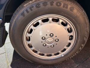 Image 36/51 of Mercedes-Benz 380 SL (1983)