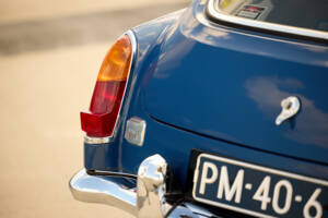 Image 13/100 de MG MGC GT (1970)