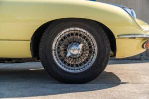 Image 48/78 de Jaguar E-Type (1969)