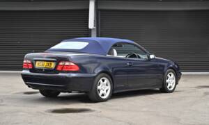 Image 3/50 of Mercedes-Benz CLK 230 Kompressor (2002)