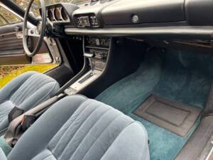 Bild 27/60 von Peugeot 504 V6 Coupe (1975)