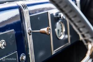 Image 19/46 of Studebaker President (1937)