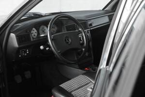 Imagen 29/50 de Mercedes-Benz 190 E 2.5-16 Evolution II (1990)