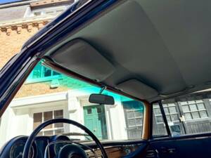 Bild 23/50 von Mercedes-Benz 280 SE 3,5 (1971)