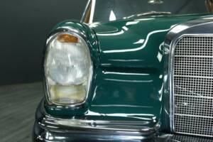 Bild 43/50 von Mercedes-Benz 250 SE (1966)