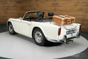 Image 14/19 of Triumph TR 4A (1966)