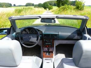 Mercedes-Benz 500 SL Roadster (R 129) dunkelblau 1990