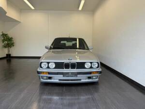 Immagine 3/50 di BMW 325i Touring (1992)