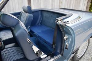 Image 29/47 of Mercedes-Benz 560 SL (1987)