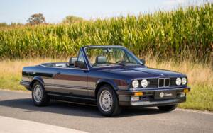 Immagine 3/35 di BMW 320i (1988)
