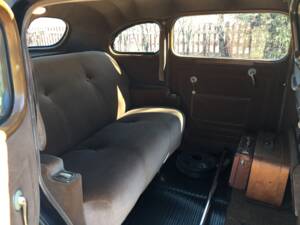 Bild 6/16 von Chrysler Royal Sedan (1938)