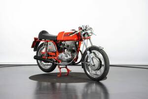 Image 6/50 of MV Agusta 350 S (1972)