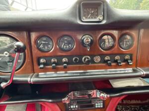 Image 6/24 of Jaguar 420 (1968)