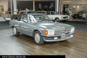Immagine 7/15 di Mercedes-Benz 560 SL (1988)