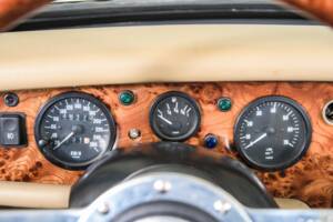 Immagine 11/50 di MG RV8 (1994)