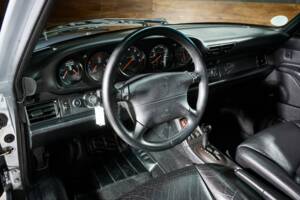 Image 22/36 de Porsche 911 Carrera (1995)