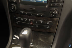 Image 16/84 of Mercedes-Benz E 55 AMG (2002)