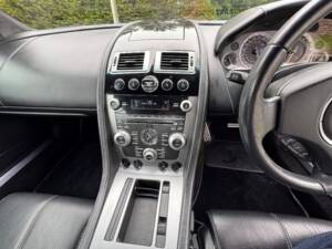 Immagine 26/28 di Aston Martin DB 9 (2009)